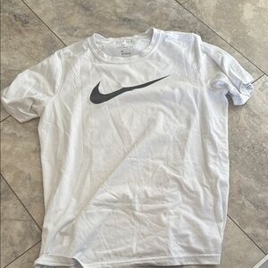 🔥Nike White Short Sleeve Tees Classic Design